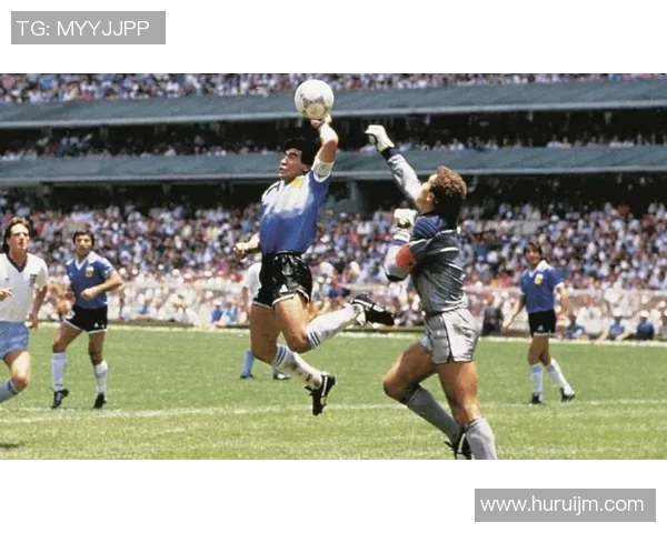 墨西哥足球传奇人物回顾：从球场到历史的深刻影响与贡献